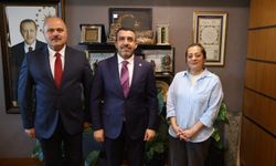AK Parti Kars Milletvekili Adem Çalkın, İl Başkanı Sancar ve Kadın Kolları ile istişare toplantısı yaptı