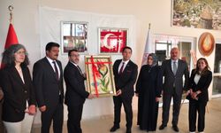 Kars'ta yurt öğrencilerinin el emeği göz nuru ürünleri büyük ilgi gördü
