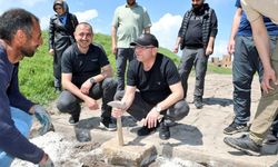 Vali Ziya Polat, Ani Ören Yeri'ndeki sur içi yürüyüş yollarında devam eden çalışmaları inceledi