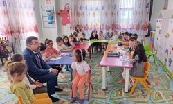 Kars Milletvekili Adem Çalkın, 4-6 yaş grubu Kur'an Kursu'nu ziyaret etti