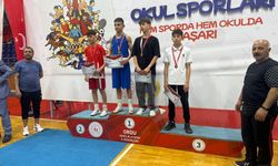 Karslı boks sporcuları Ordu'da Türkiye üçüncüsü oldu