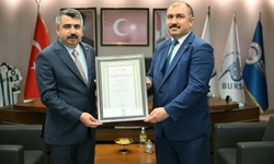 Bursa Vakıflar Bölge Müdürü Yıldız’dan Yıldırım Belediye Başkanı Yılmaz’a nezaket ziyareti
