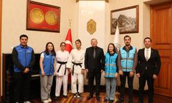 Gençlik Haftası kapsamında gençlerden Vali Polat'a ziyaret