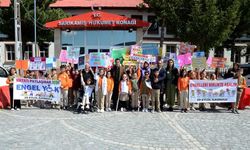 Sarıkamış Kaymakamı Enis Aslantatar, “Minik Kalplerin Büyük Yürüyüşü” etkinliğine katıldı