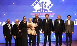 Düzce'de Ediz Hun’a “Festival Onur Ödülü” verildi