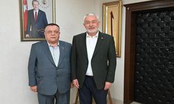 Isparta'da emeklilerden Başkan Başdeğirmen’e hizmet teşekkürü