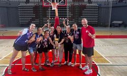 Antalya Büyükşehir Basketbol Yerel Lig'de şampiyon oldu