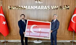Kahramanmaraş'ta Şahbazlı'dan Vali Ünlüer'e anlamlı hediye