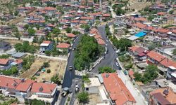 Isparta Valisi Erin, Uluğbey köyü'ndeki asfalt çalışmalarını yerinde inceledi
