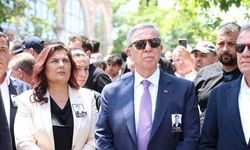 Mansur Yavaş, Ferdi Zeyrek’in cenaze törenine katıldı: “Halkın evladını uğurladık”