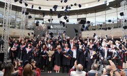 Ankara Bilim Üniversitesi'nde mezuniyet coşkusu yaşandı