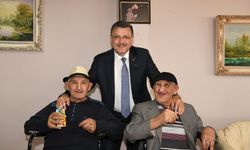 Başkan Genç'ten huzurevi sakinlerine bayram ziyareti