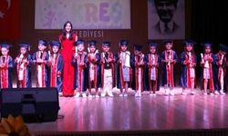 Antalya'da Kumlucalı miniklerden mezuniyet kutlaması