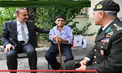 92 yaşındaki Sait Amcadan Mehmetçik’e örnek bağış