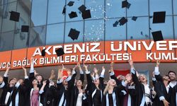 Akdeniz Üniversitesi Kumluca MYO'da mezuniyet coşkusu