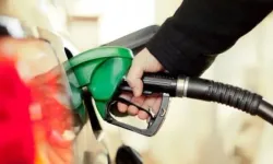 Akaryakıta yeni zam yolda: Benzin ve motorin fiyatları rekor seviyeye çıkıyor
