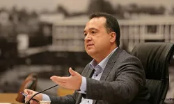 Ferdi Zeyrek'in vefatının ardından, Manisa Büyükşehir Belediye Başkanı Besim Dutlulu oldu