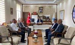Kaymakam Akköz, Protokol üyeleri ve siyasi parti temsilcileriyle bayramlaştı