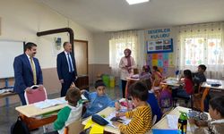 Arpaçay Kaymakamı ve Belediye Başkanı, Yalınçayır Mahallesi İlkokulunu ziyaret etti