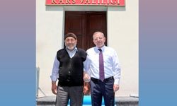 Kars Valisi Ziya Polat, Kıbrıs Gazisi Yıldırım Yücel’i makamında ağırladı