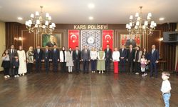 Kars Valisi Ziya Polat, yeni görev yerlerine atanan mülki idare amirleri ile veda programında buluştu