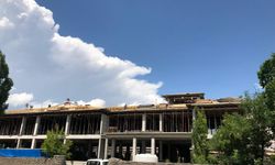 Kars merkezde 24 derslikli Cumhuriyet Anadolu Lisesi inşaatında sona yaklaşıldı
