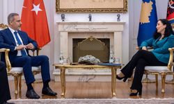 Bakan Fidan, Kosova Cumhurbaşkanı Osmani ile Tiran’da bir araya geldi