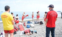 Giresun plajları cankurtaran ekipleriyle güvende