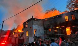 Amasya’nın Soku Köyü’nde korkutan yangın: 4 ev kül oldu