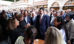 Bakan Kurum Konya Türbeönü'nde kucaklaştı