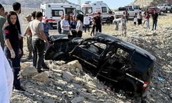Şırnak’ta feci kaza: Hafif  ticari araç uçuruma yuvarlandı: 3 ölü