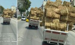 Serik'te saman yüklü kamyon trafiği tehlikeye attı!