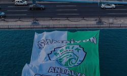 Serikspor’un bayrağı  İstanbul Boğazı’nda dalgalandı!