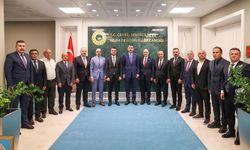 AK Parti Burdur heyetinden Bakan Kurum’a ziyaret