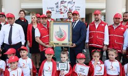 Düzce Valisi Aslan’a Kızılay’dan anlamlı tablo