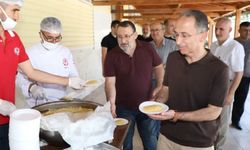 SDÜ’de 15 Temmuz şehitleri anısına helva dağıtıldı
