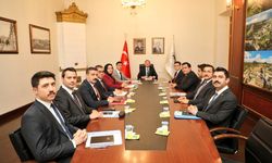 Kars’ta “Kaymakamlar Toplantısı” gerçekleştirildi, Vali Ziya Polat başkanlığında ilçe çalışmaları değerlendirildi