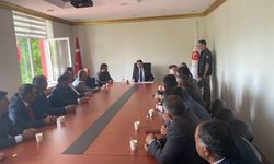 Digor İlçe Muhtarlarından Kaymakam Kahraman’a hayırlı olsun ziyareti