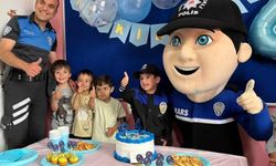 Minik Çınar’a polislerden sürpriz doğum günü kutlaması