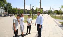 Vali Ziya Polat’tan esnaf ziyareti ve vatandaşlarla samimi sohbetler