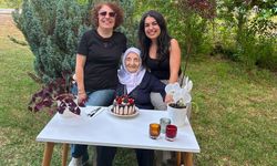 Torun Elif’ten anneanne’ye 93'üncü yaşgünü sürprizi