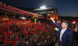 Özgür Özel Amasya’da konuştu: “Milletin rızası olmayan hiçbir düzen meşru değildir”