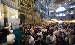 İstanbul'daki camilerde 15 Temmuz şehitleri için mevlit programı düzenlendi