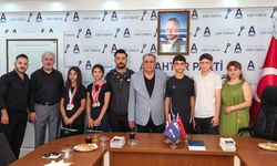 Başkan Tanrıtanır, Türkiye Ferdi Kick-boks ve Türkiye atletizm şampiyonlarını ağırladı