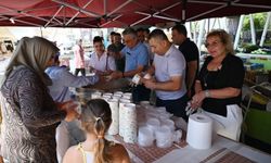 Kemer Belediyesi’nin aşure ikram programı başladı