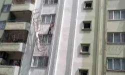 İskelenin halatı koptu, işçi ölümden döndü