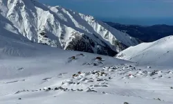 Temmuzda kar sürprizi: Rize ve Trabzon’un yaylaları beyaza büründü