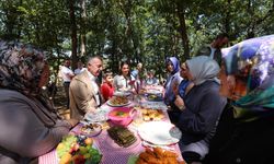 Başkan Büyükakın, Gebze’de annelerin pikniğine katıldı