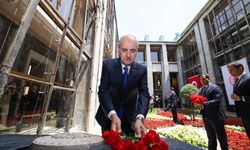 Kurtulmuş, Meclis'te bombalanan alanlara karanfil bıraktı