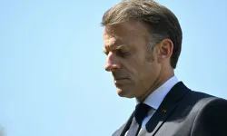 Fransa’da muhalefetten Macron’a azil tehdidi: Güvenoyu krizi derinleşiyor
